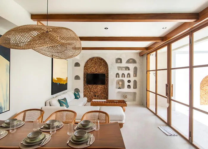 Casa Eleve & Mederra - 3br Designer Villa